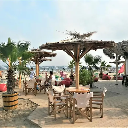 Seaside 1 Bedroom With Balcony, Max 4 Guests Apartmán