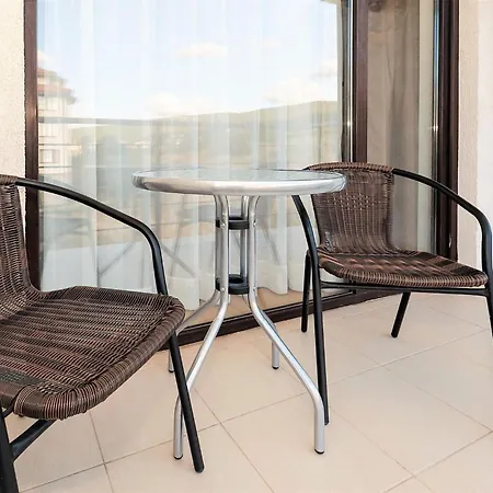 Seaside 1 Bedroom With Balcony, Max 4 Guests * Sunny Beach